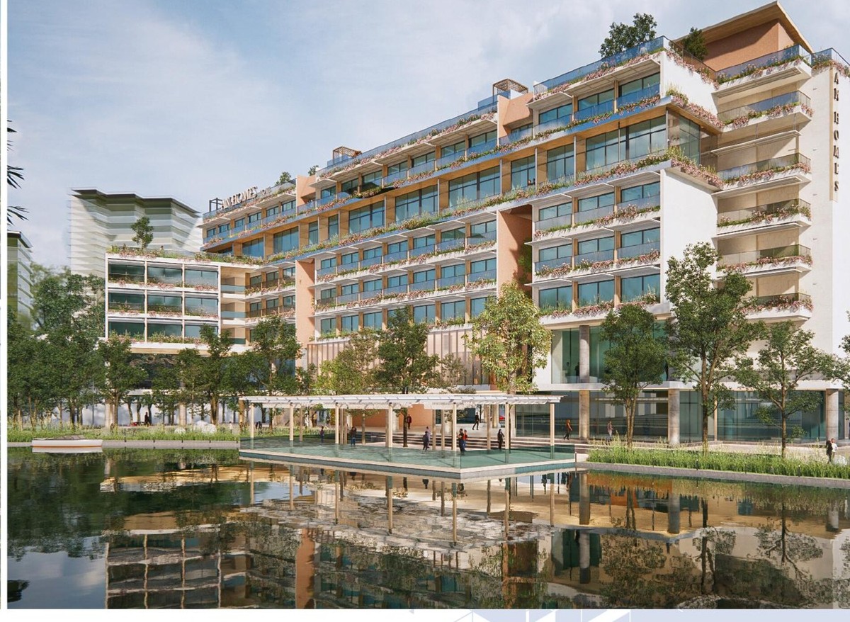 Pearl Vista: the hotel from the lake